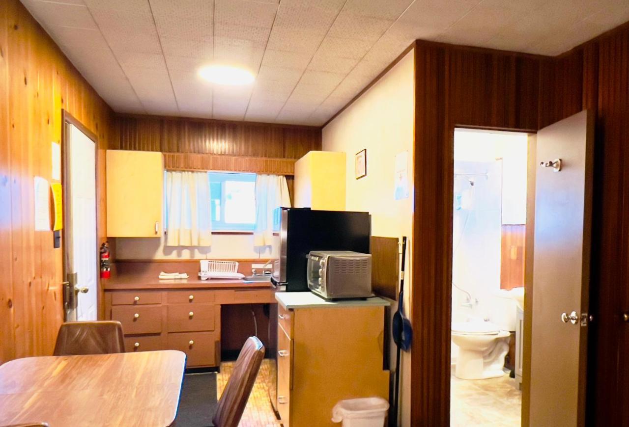 Airport Inn Quesnel Luaran gambar
