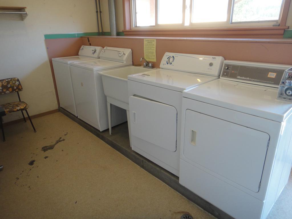 Airport Inn Quesnel Luaran gambar