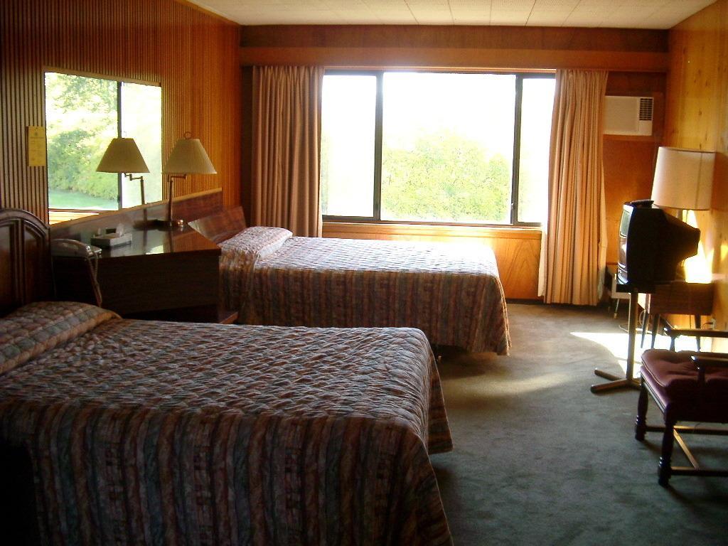 Airport Inn Quesnel Luaran gambar