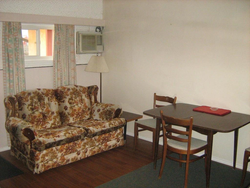 Airport Inn Quesnel Bilik gambar