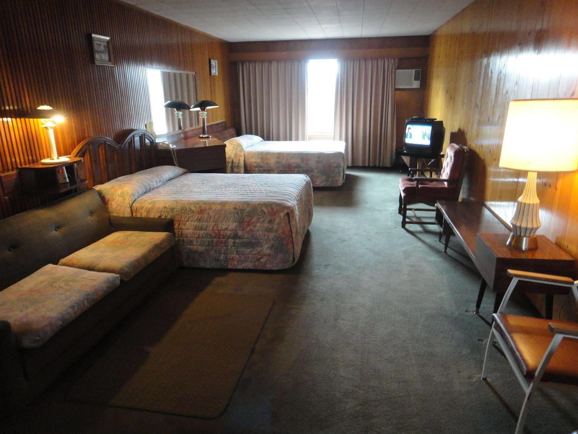 Airport Inn Quesnel Luaran gambar