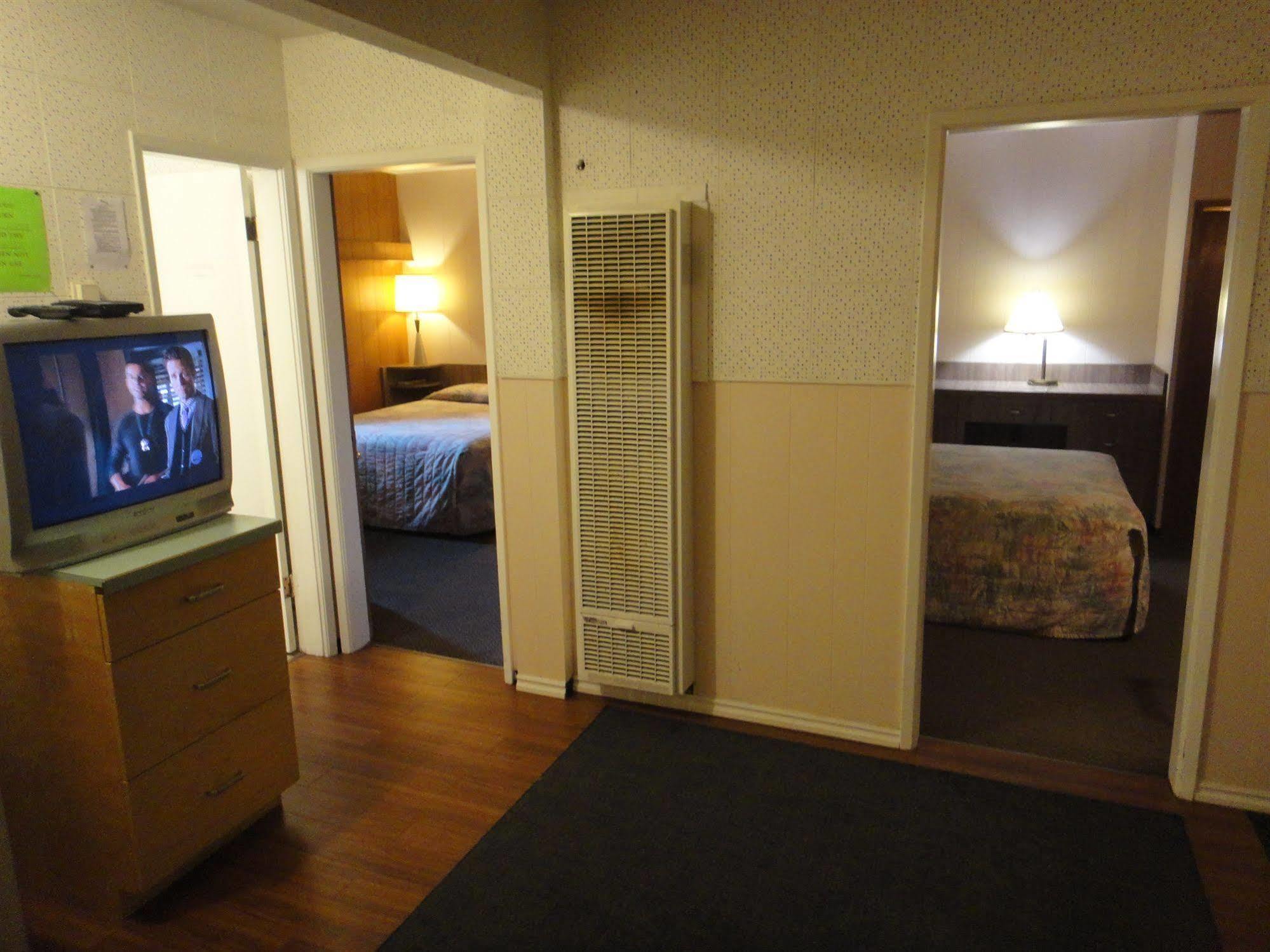 Airport Inn Quesnel Luaran gambar