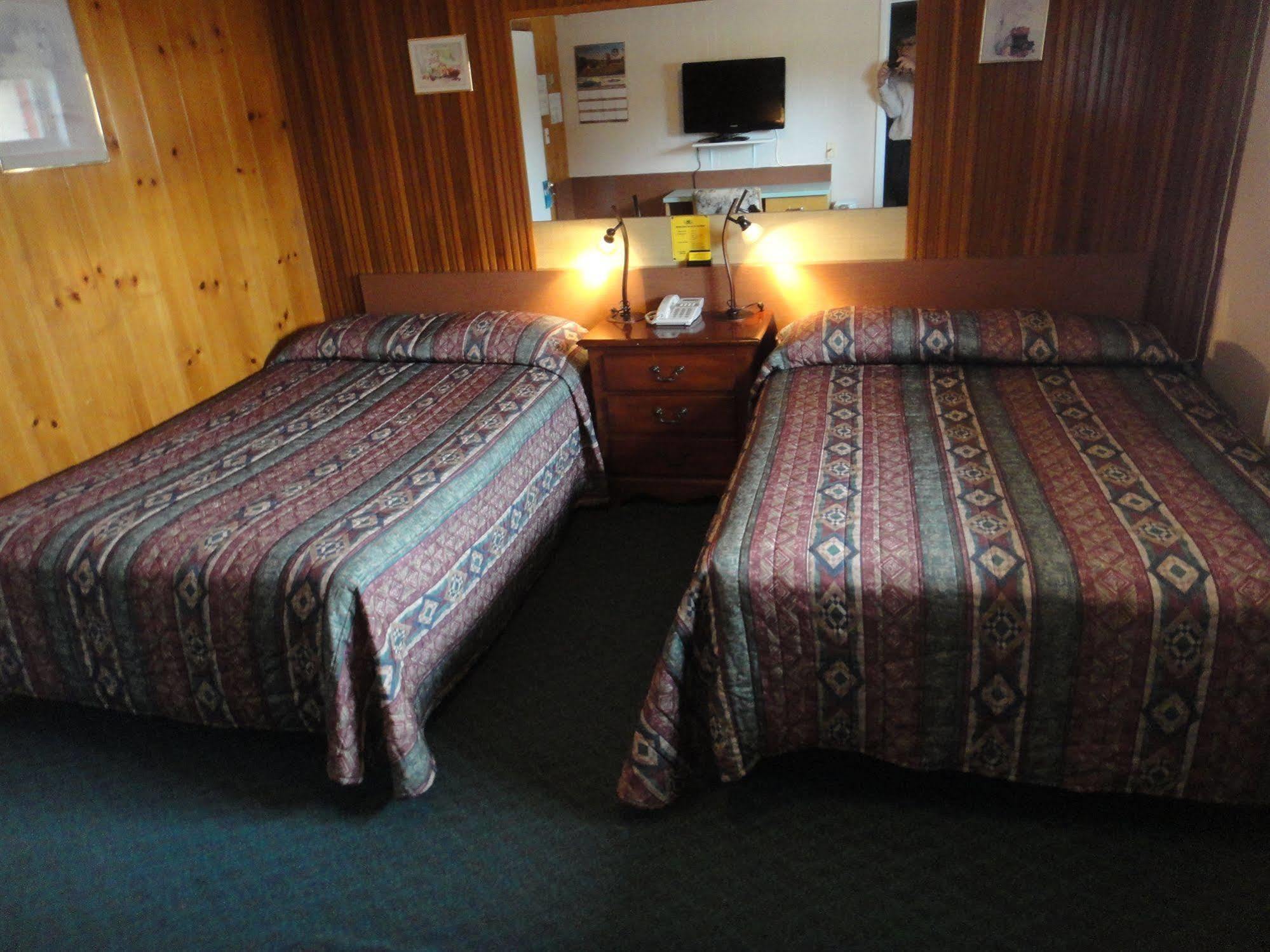 Airport Inn Quesnel Luaran gambar