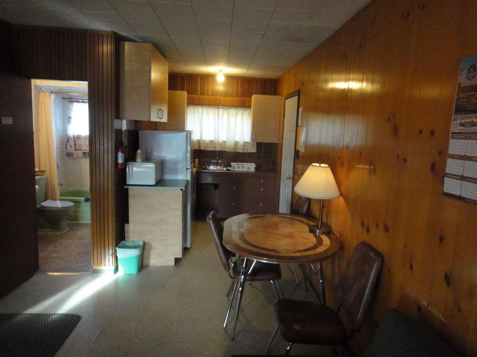 Airport Inn Quesnel Luaran gambar