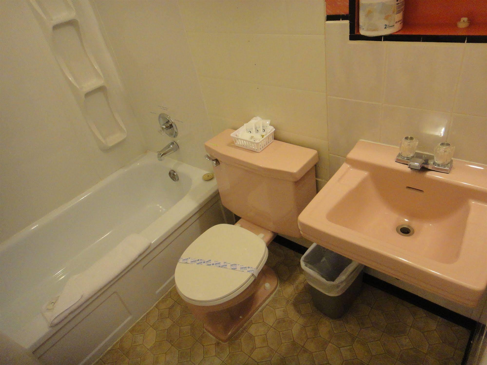 Airport Inn Quesnel Luaran gambar
