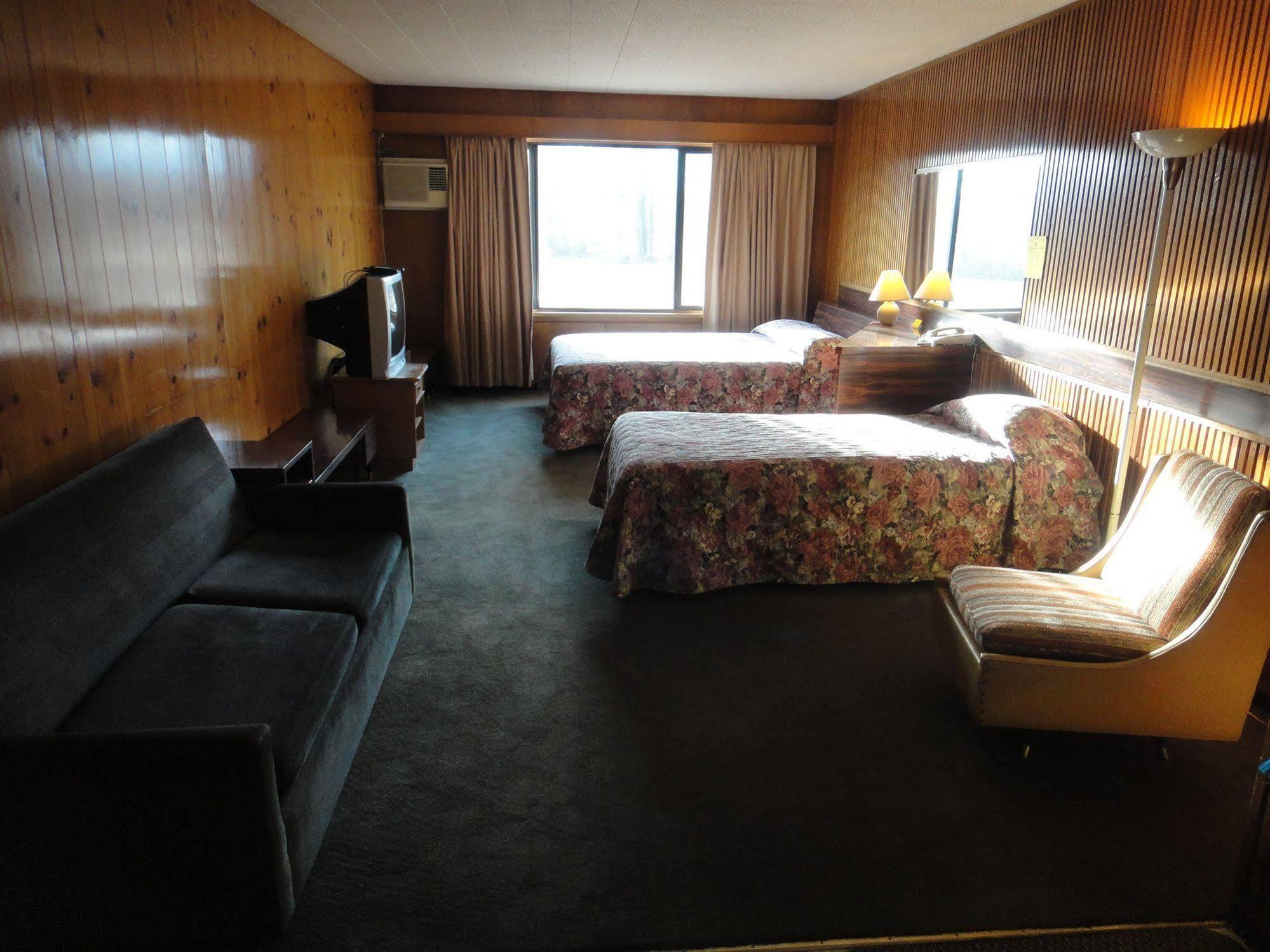 Airport Inn Quesnel Luaran gambar