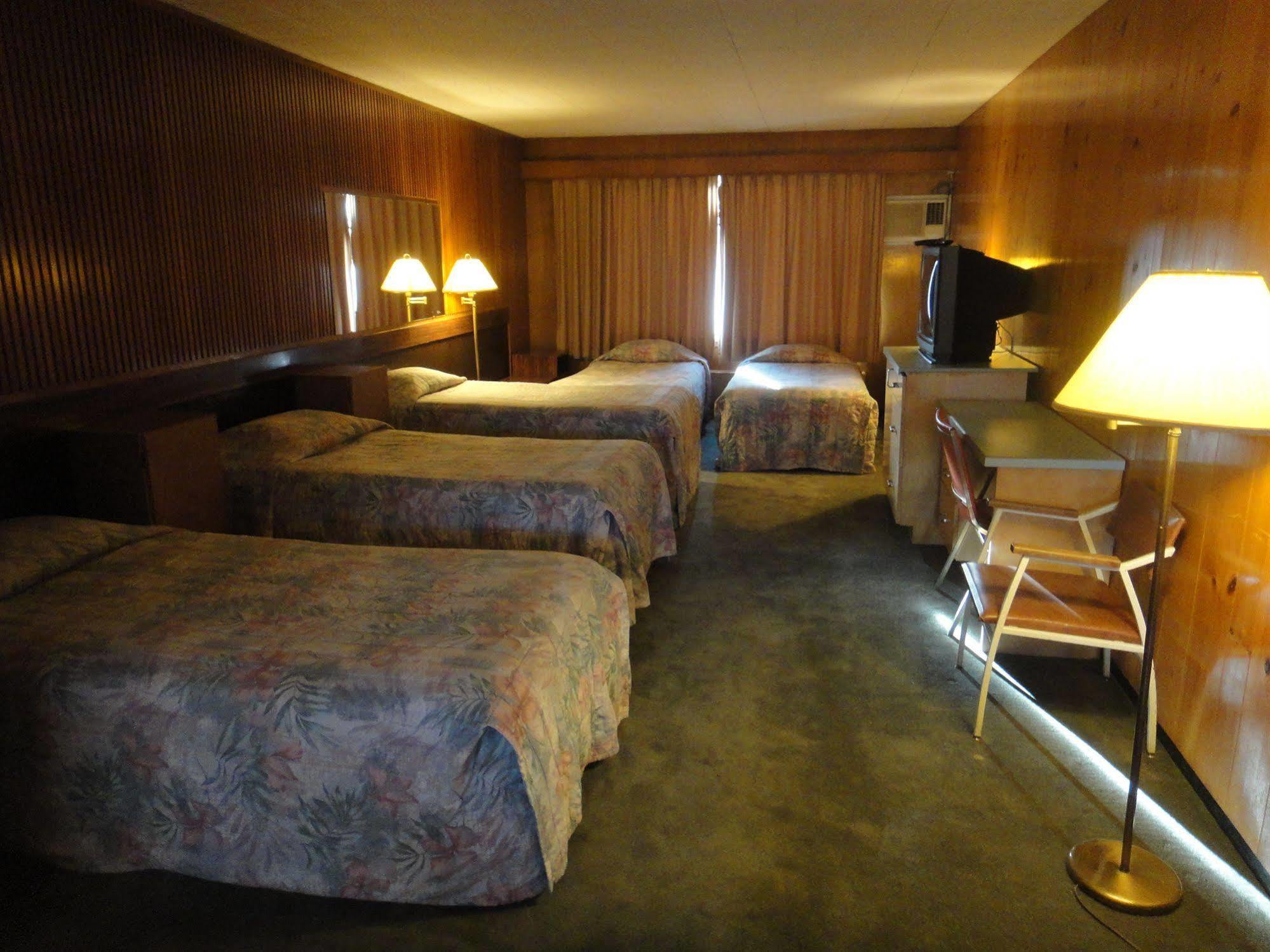 Airport Inn Quesnel Luaran gambar