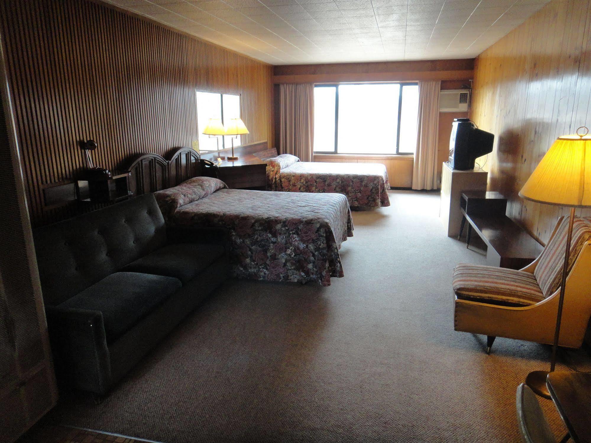 Airport Inn Quesnel Luaran gambar