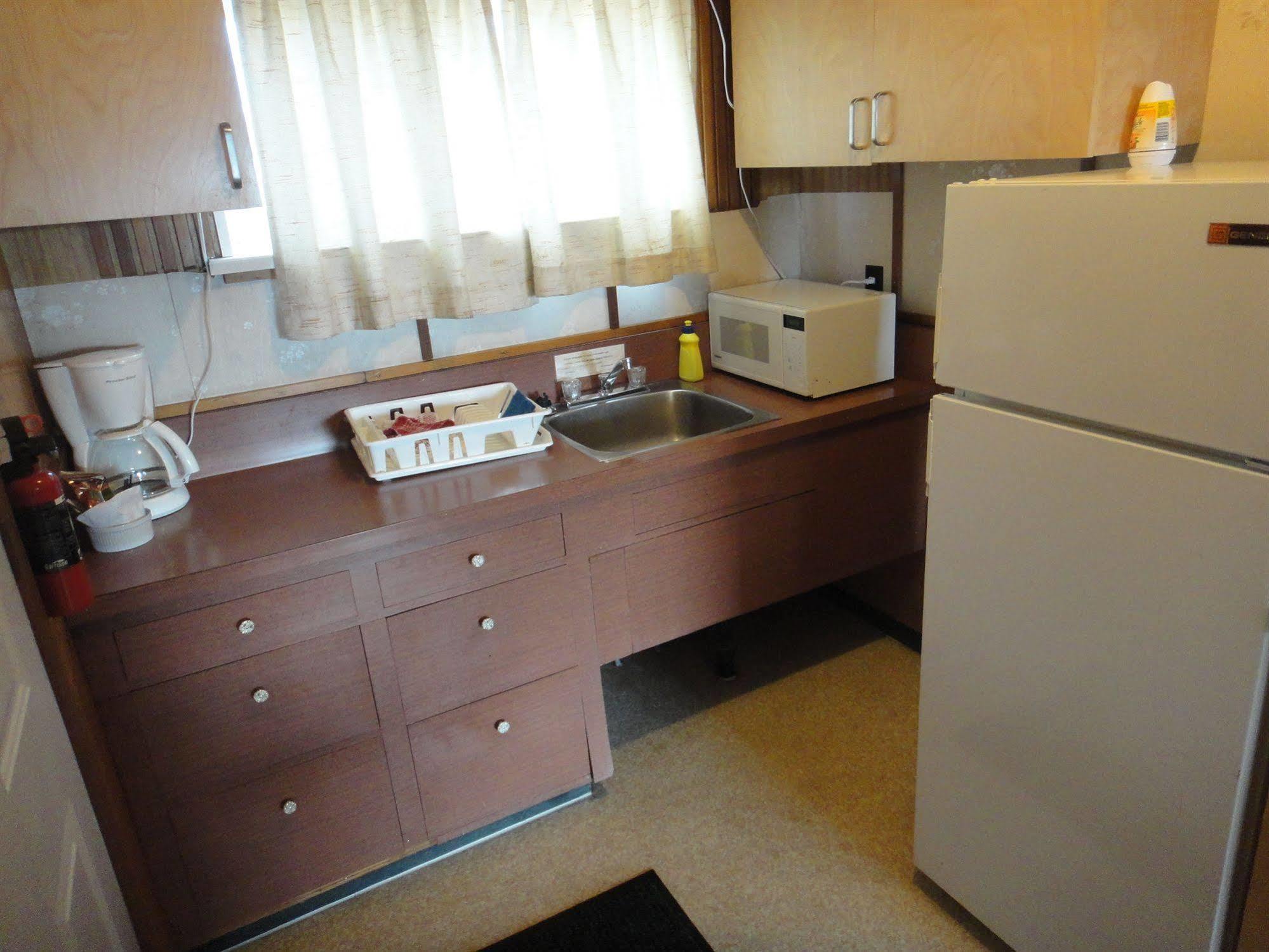 Airport Inn Quesnel Luaran gambar